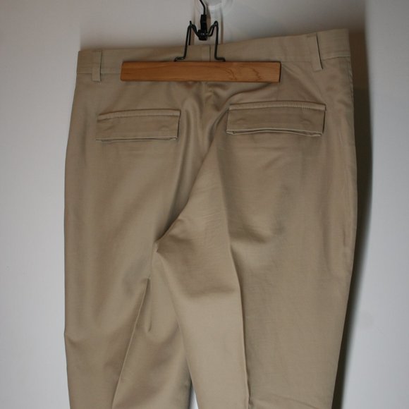 100% Cotton Cream Calvin Klein Suit - Picture 7 of 8